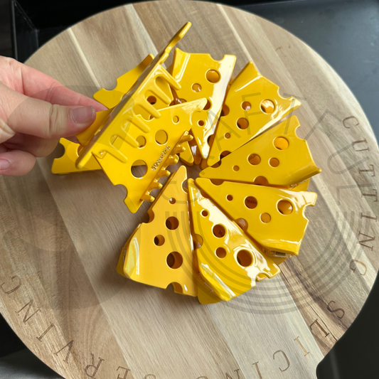 CHEESE HAIR CLAW
